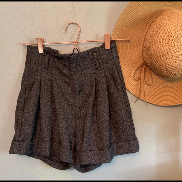 Urban outfitters paper bag shorts - Picture 2 of 6
